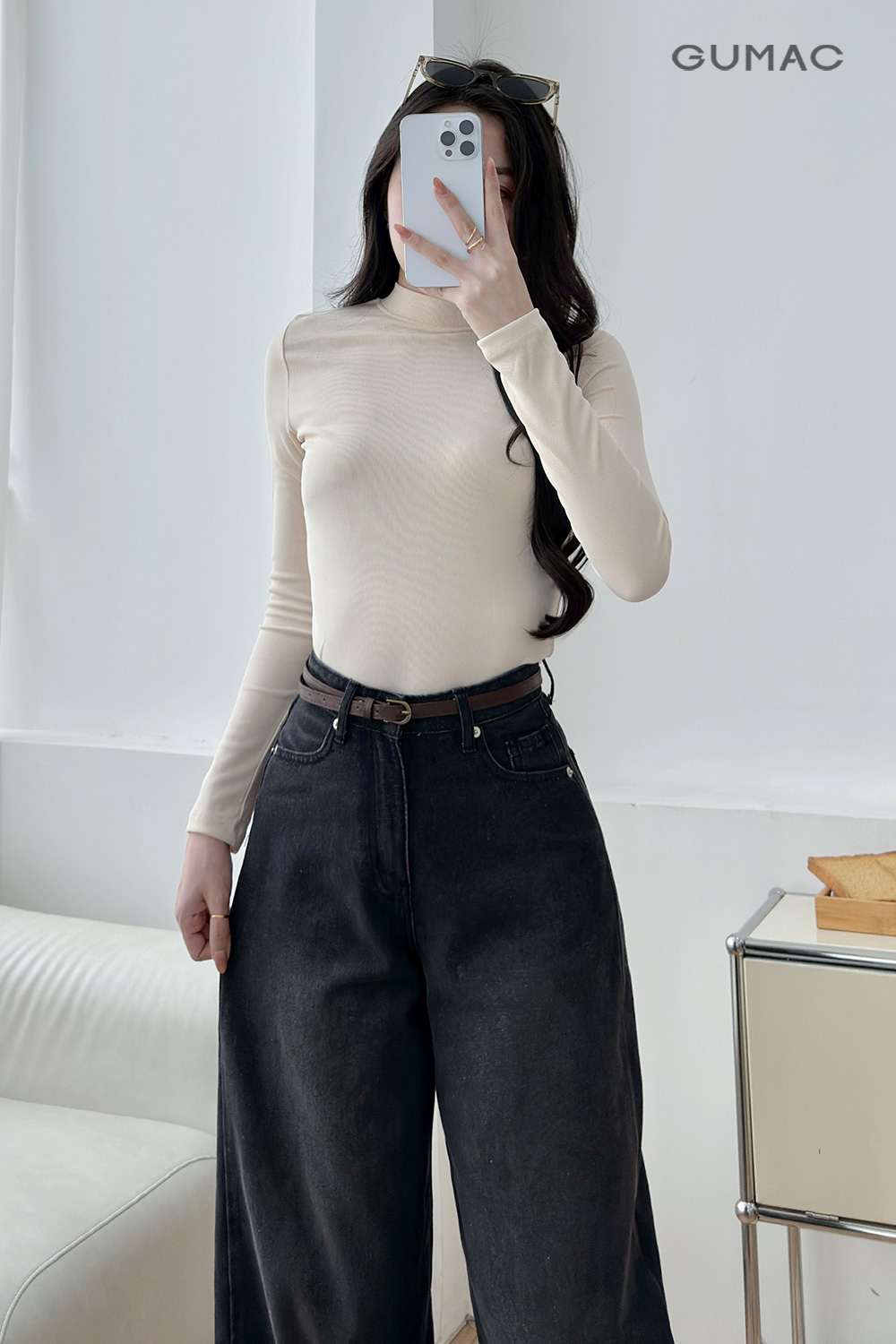 Áo thun ôm cổ cao