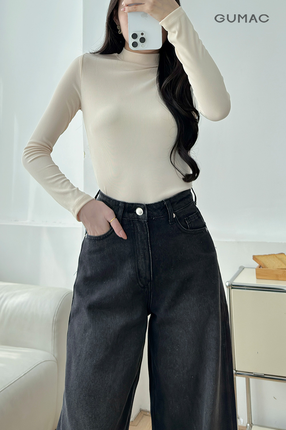 Áo thun ôm cổ cao