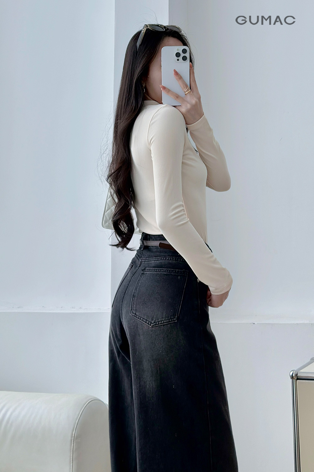 Áo thun ôm cổ cao