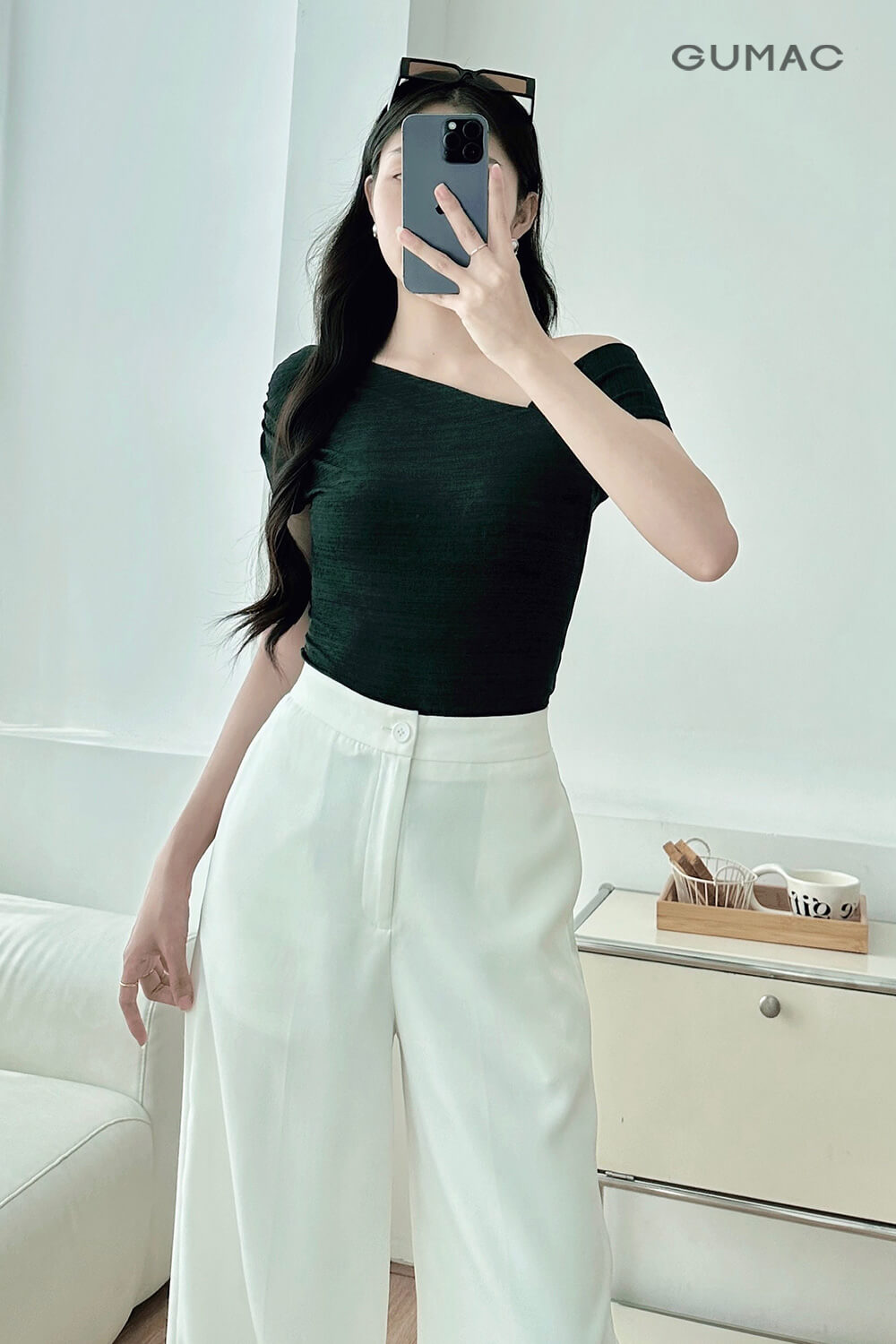 Áo thun kiểu cổ lệch