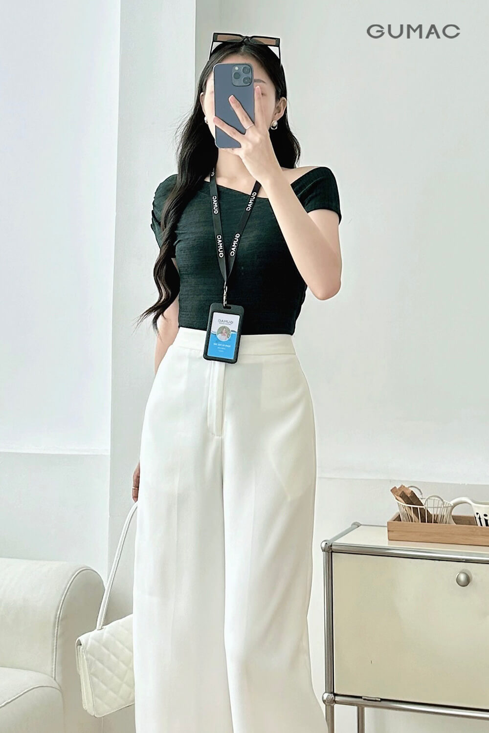 Áo thun kiểu cổ lệch