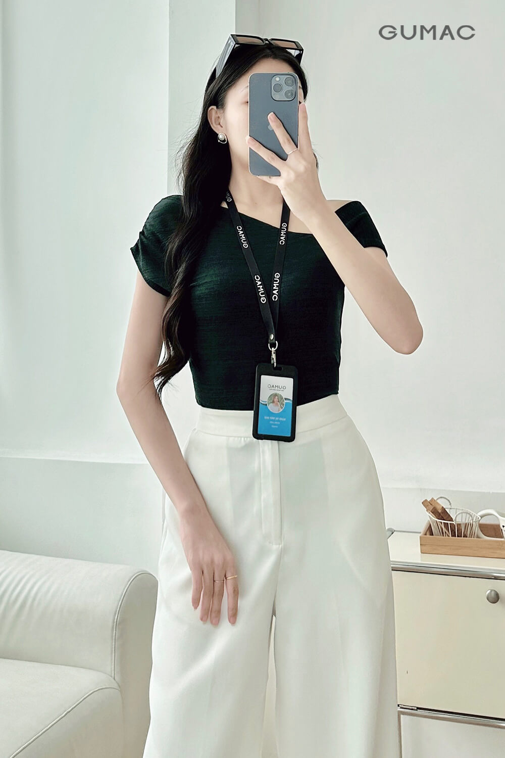 Áo thun kiểu cổ lệch