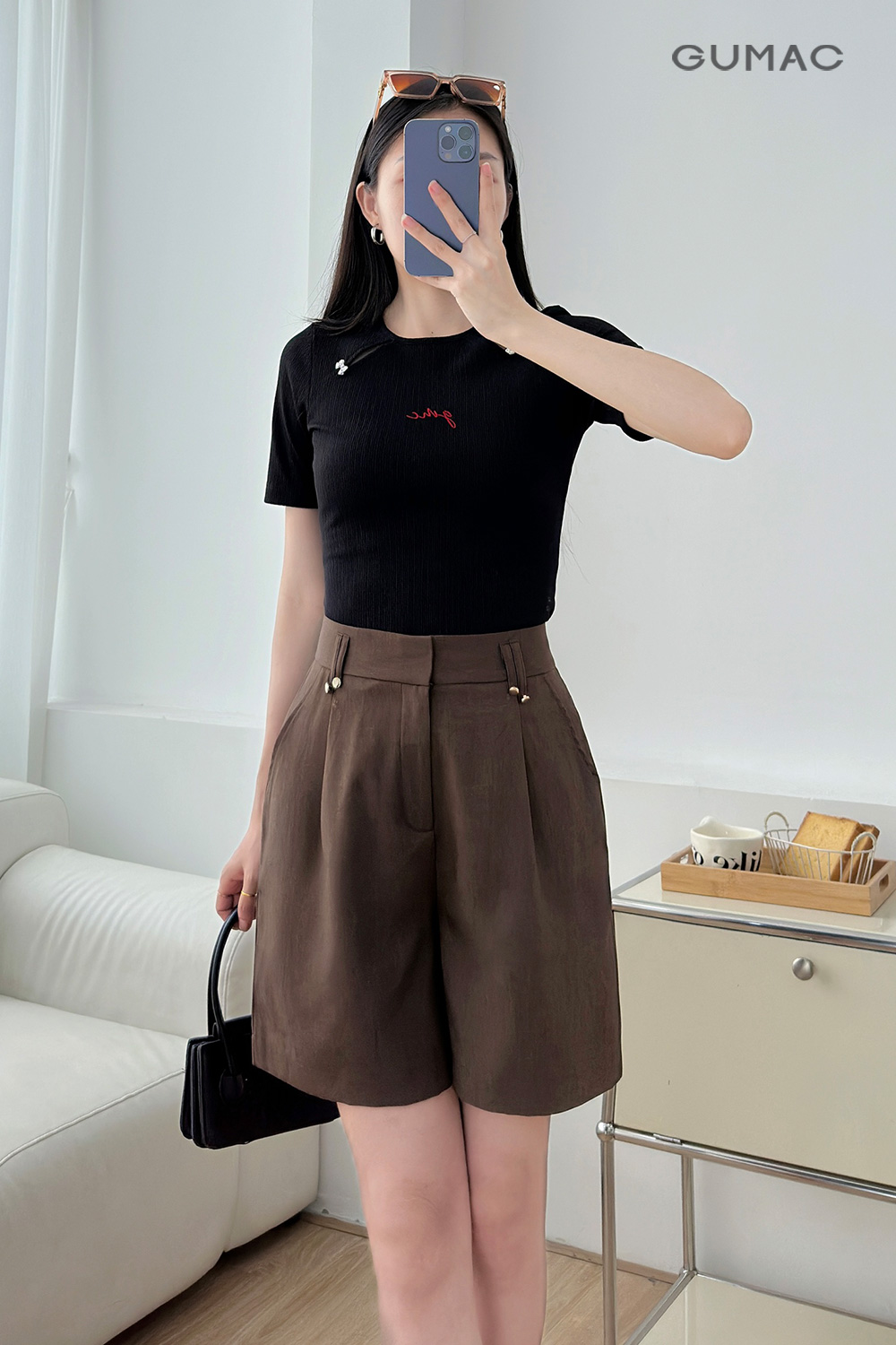 Áo thun xẻ đính nơ