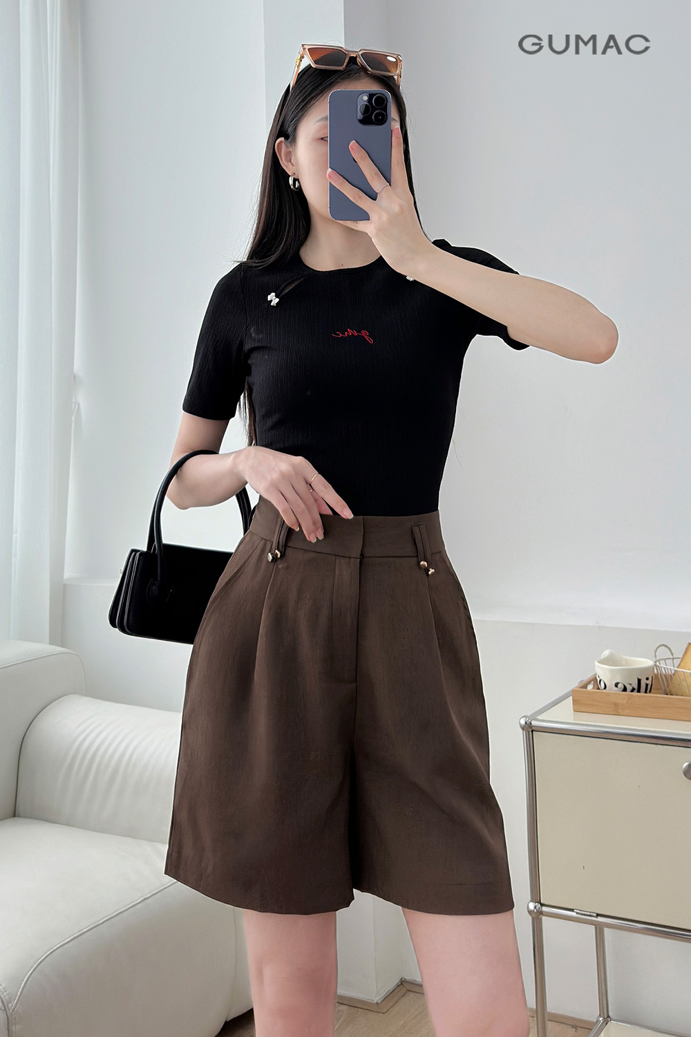 Áo thun xẻ đính nơ