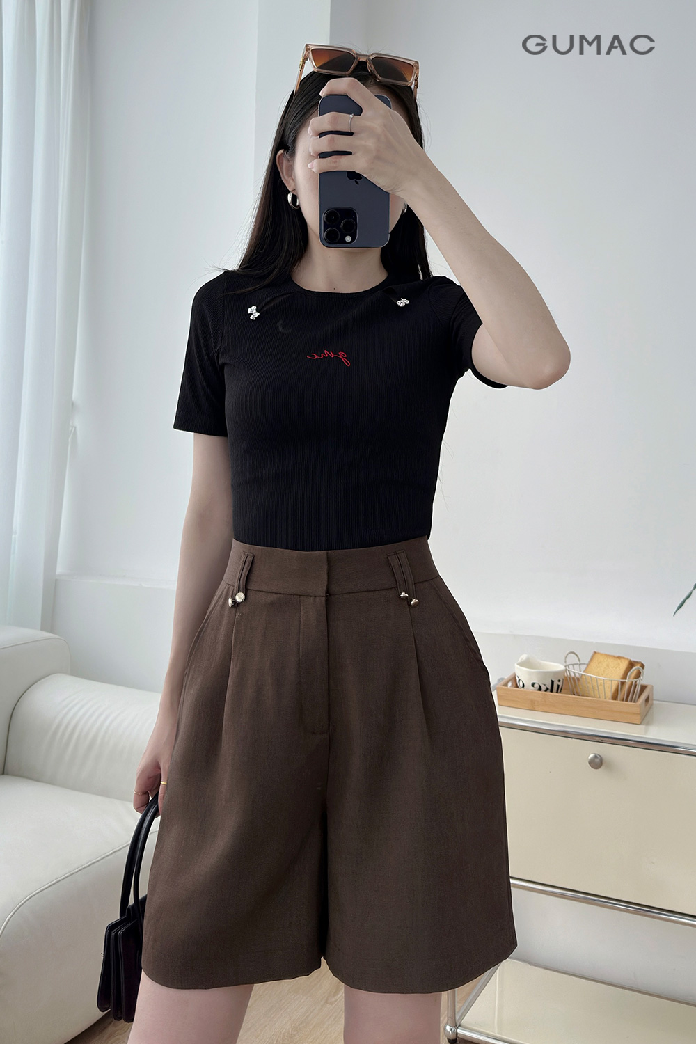Áo thun xẻ đính nơ