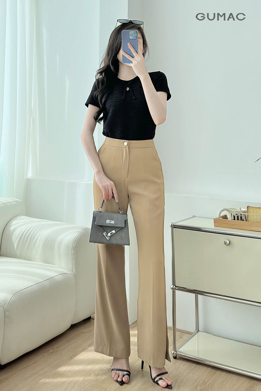 áo thun đen có cổ