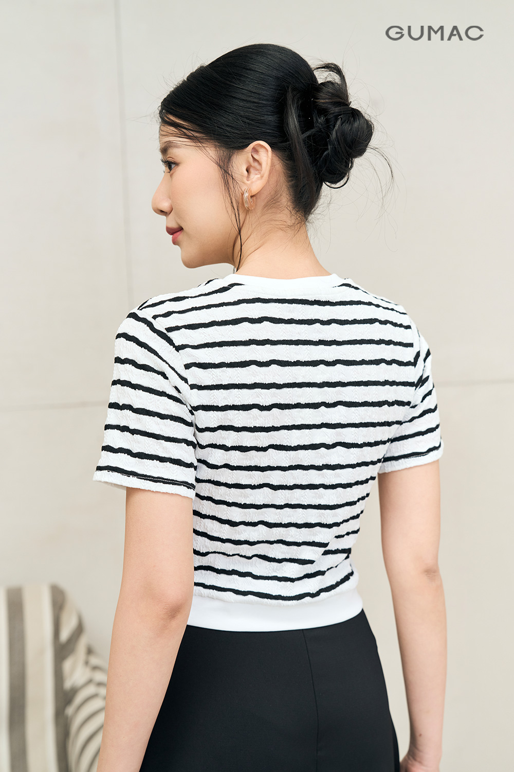 Áo thun phối sọc kiểu