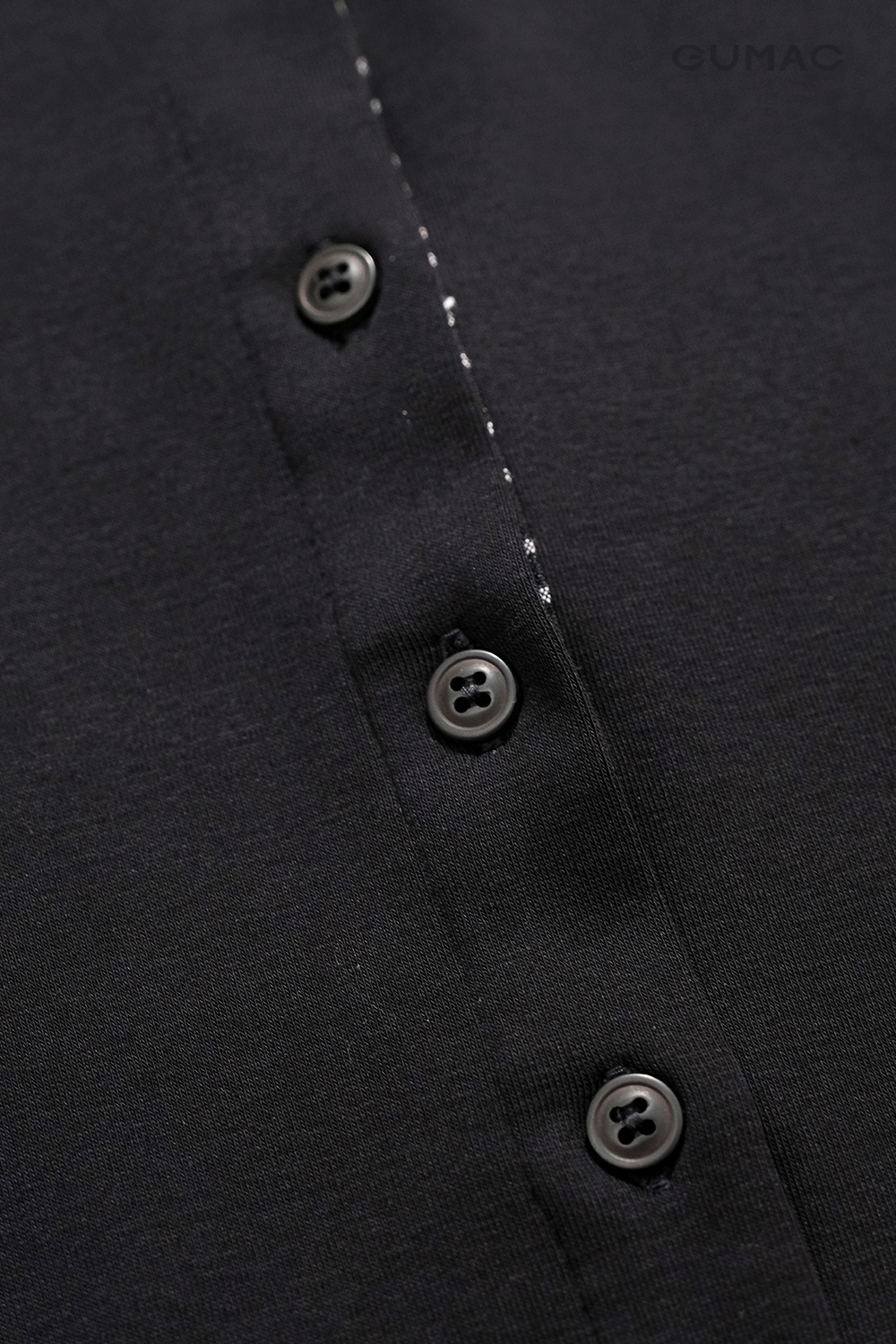 Áo thun phối viền sọc