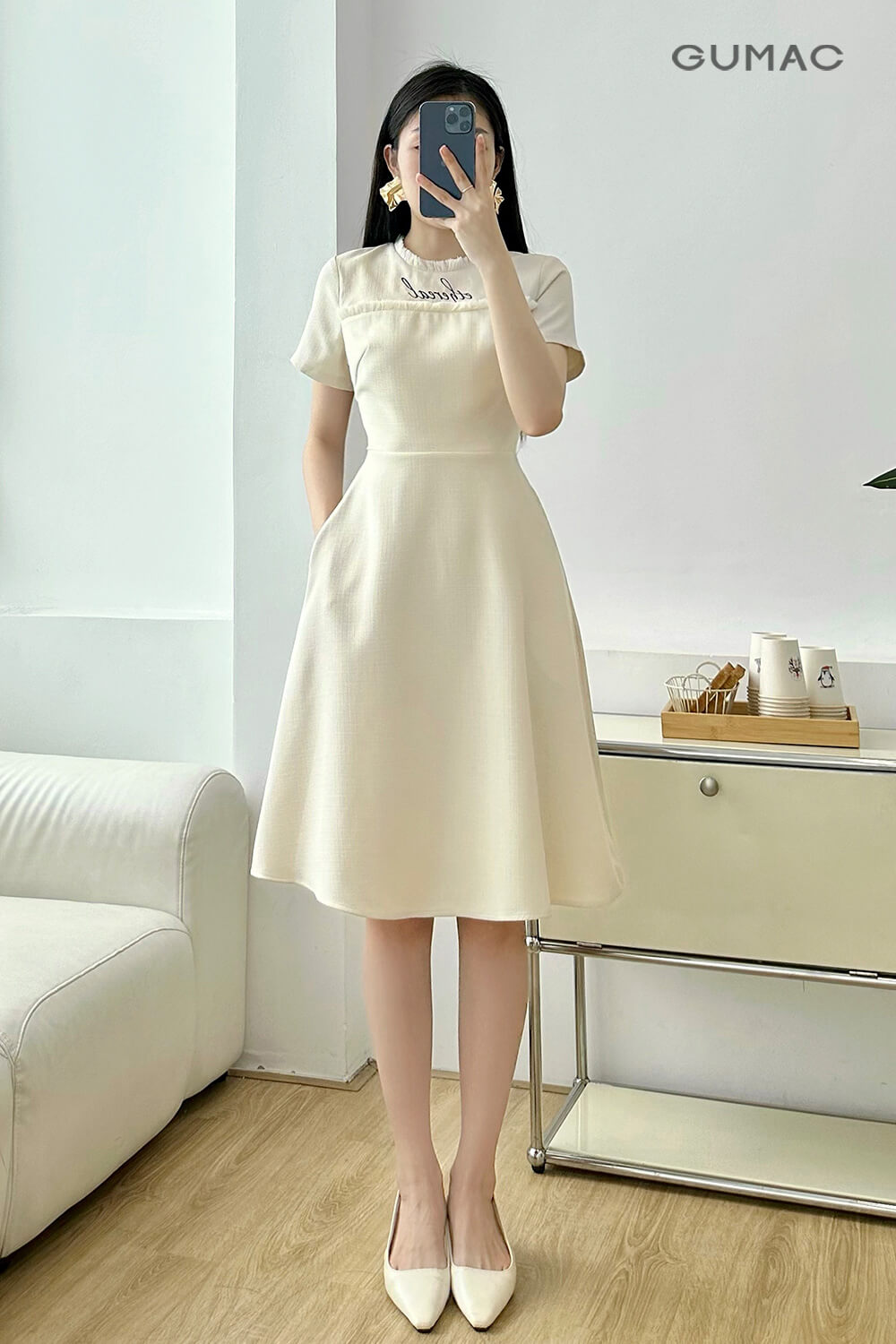 Phối màu đơn sắc đối với nữ Bạch Lạp Kim