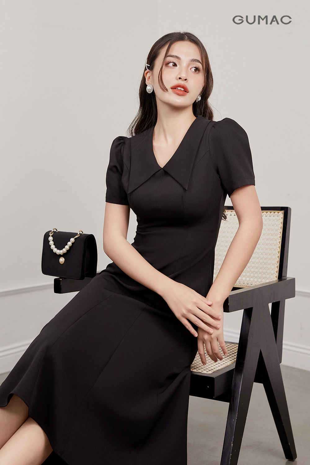 Đầm đuôi cá dáng midi