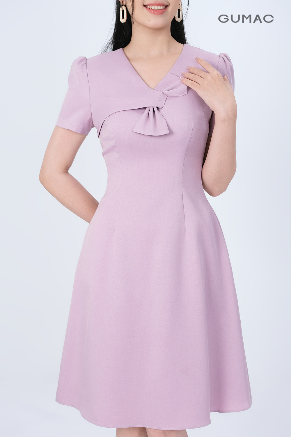 Đầm kiểu phối nơ
