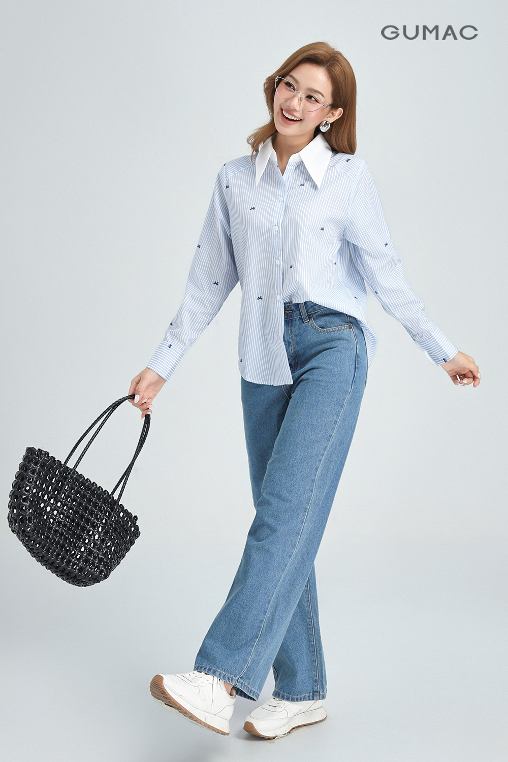 Quần jeans suông cơ bản