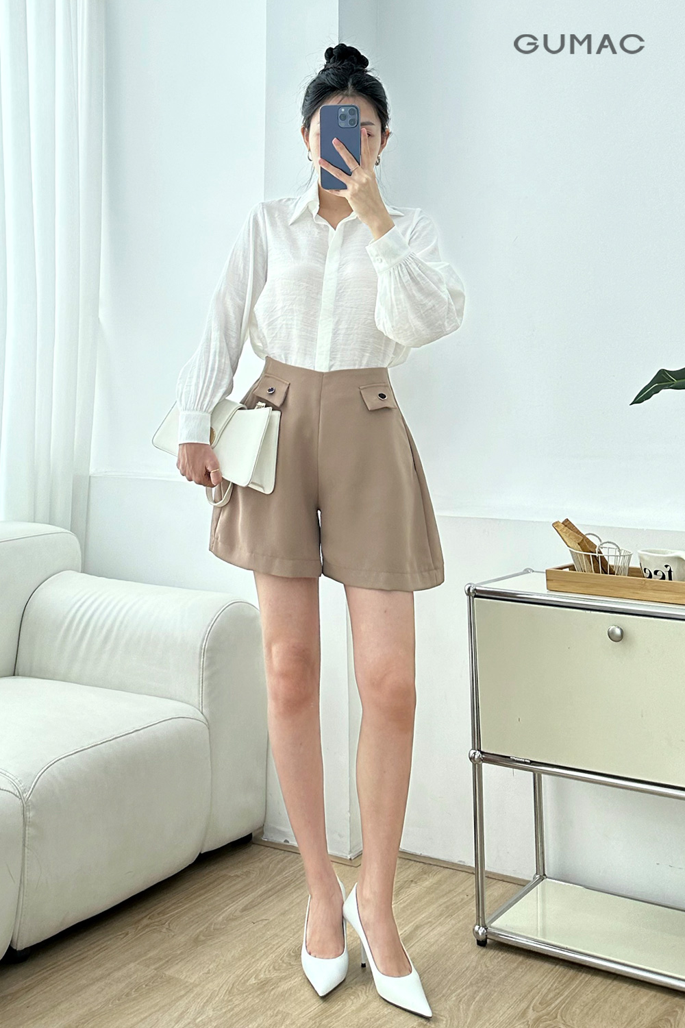 outfit quan short ao so mi gumac mau trang chup anh thac nuoc dep