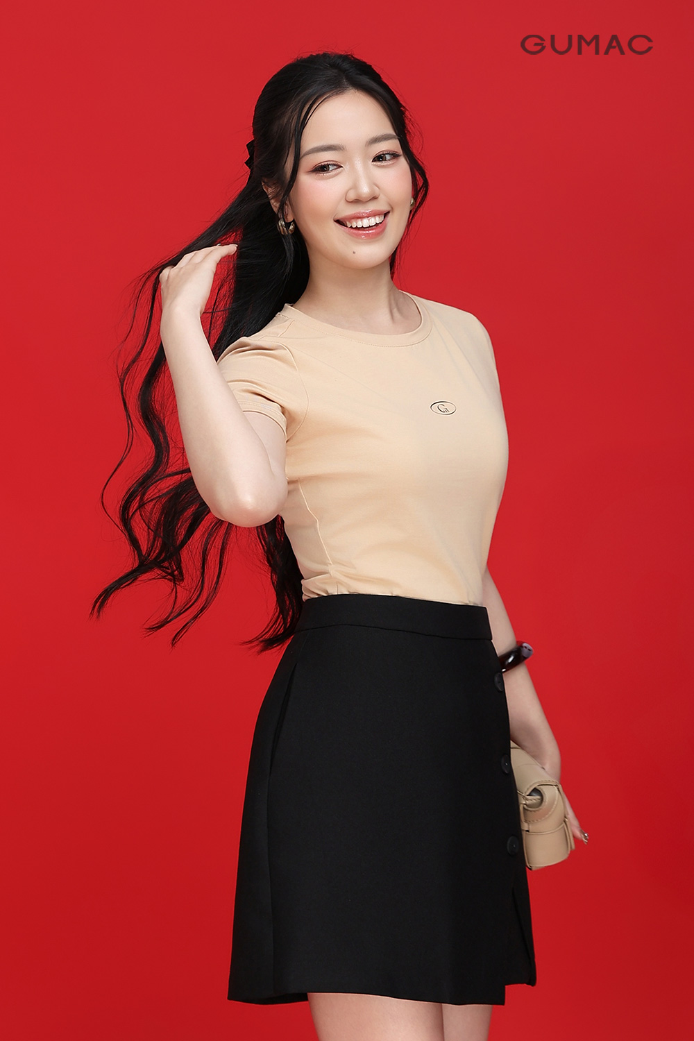 Quần váy lai xẻ V