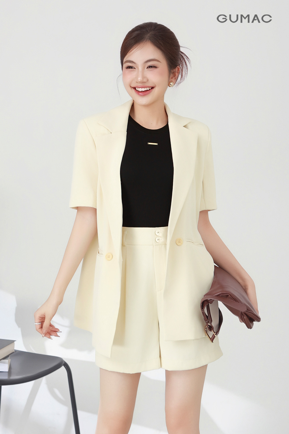Áo khoác vest nút gỗ