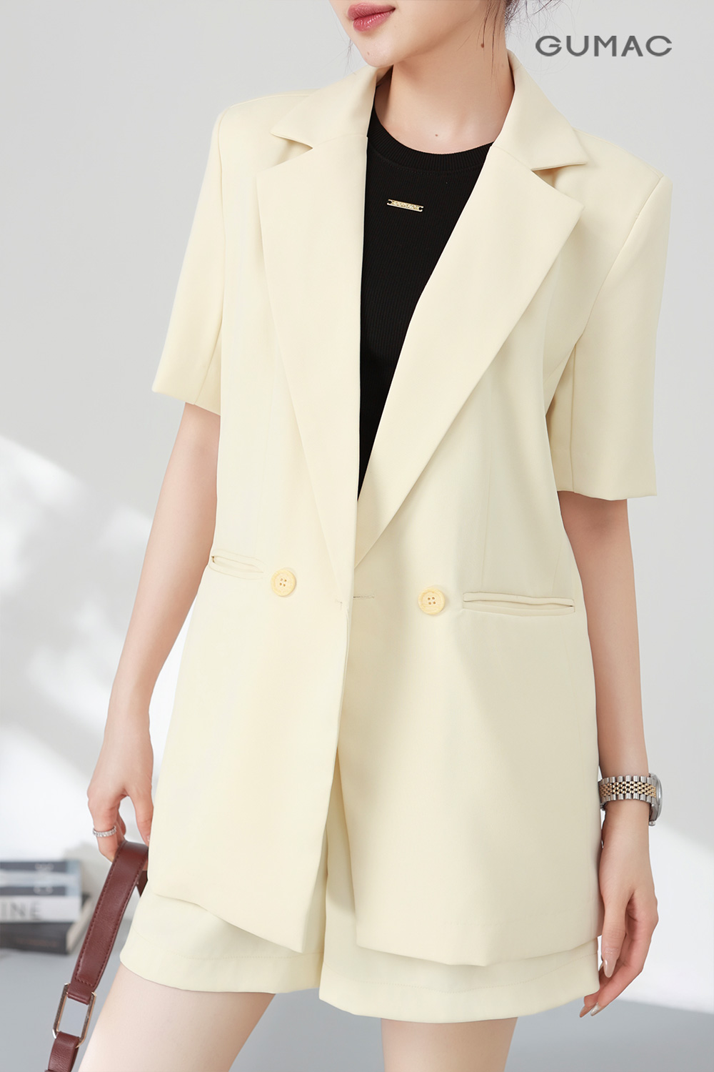 Áo khoác vest nút gỗ