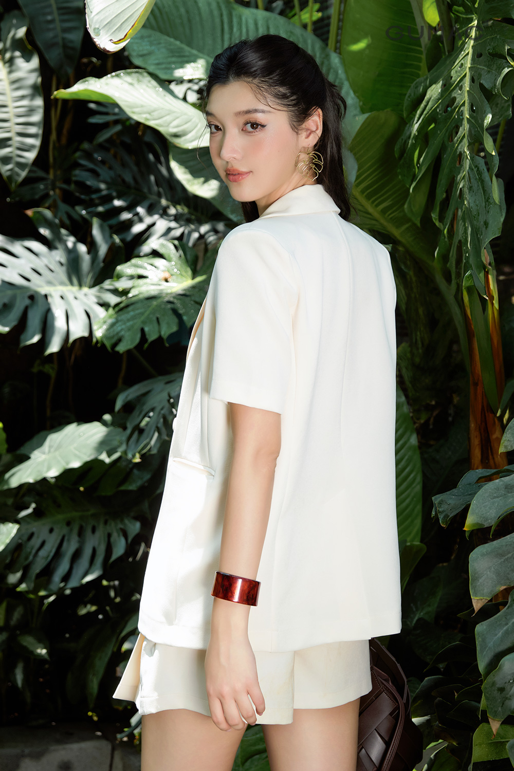 Áo blazer tay ngắn