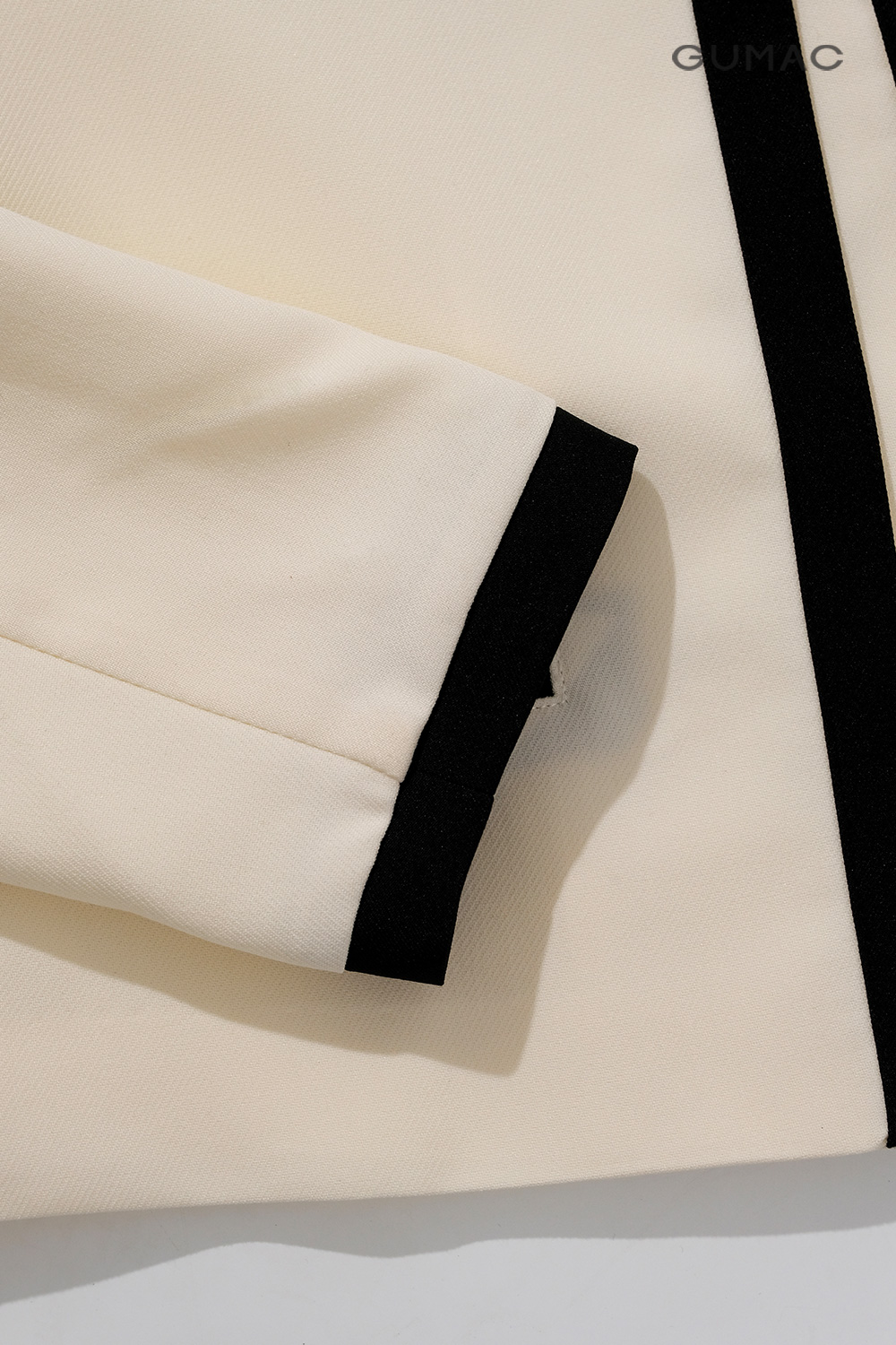 Áo khoác kiểu dáng ngắn