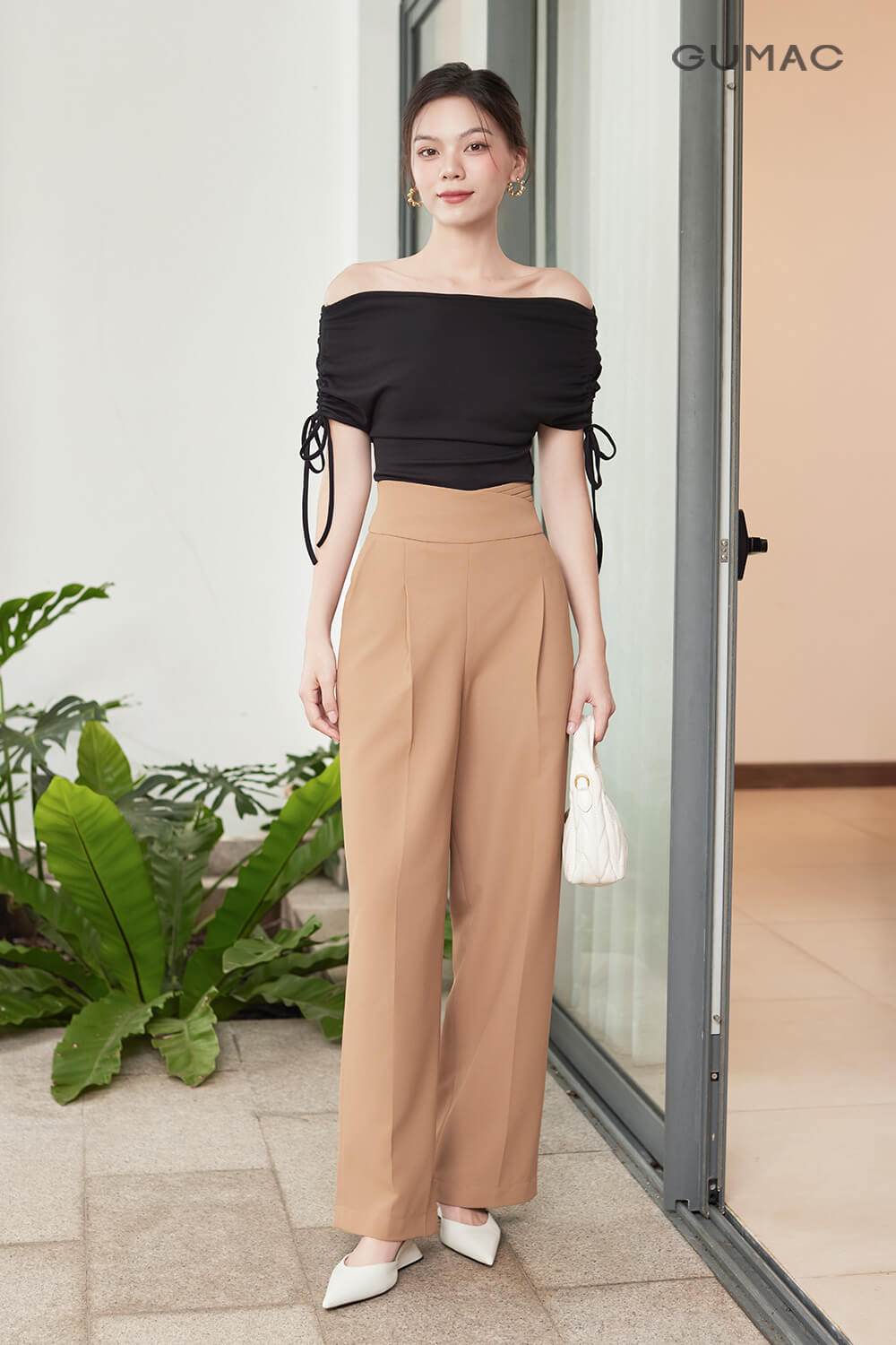 phối áo thun nữ với quần ống rộng