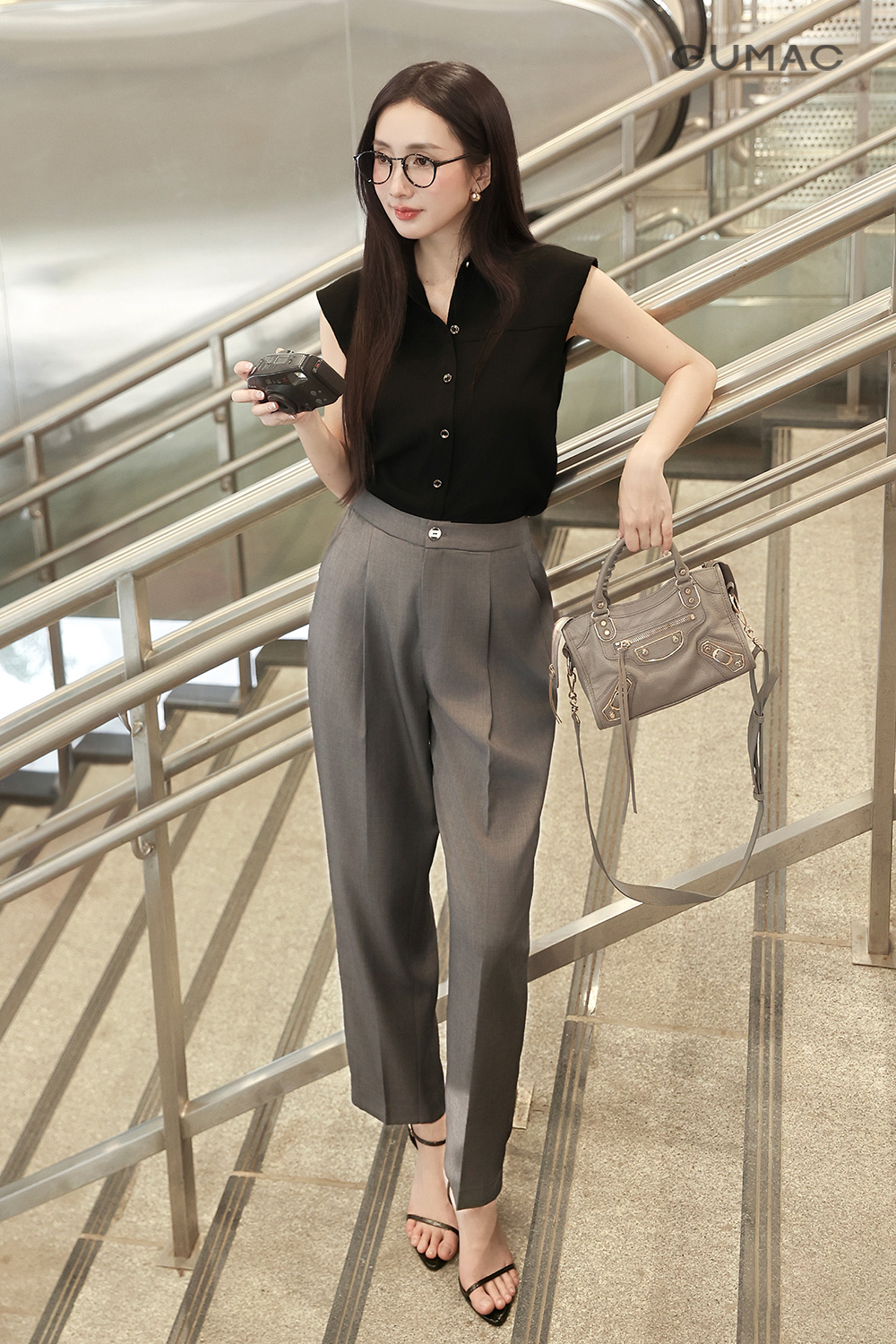 Áo cộc tay phối cùng quần baggy