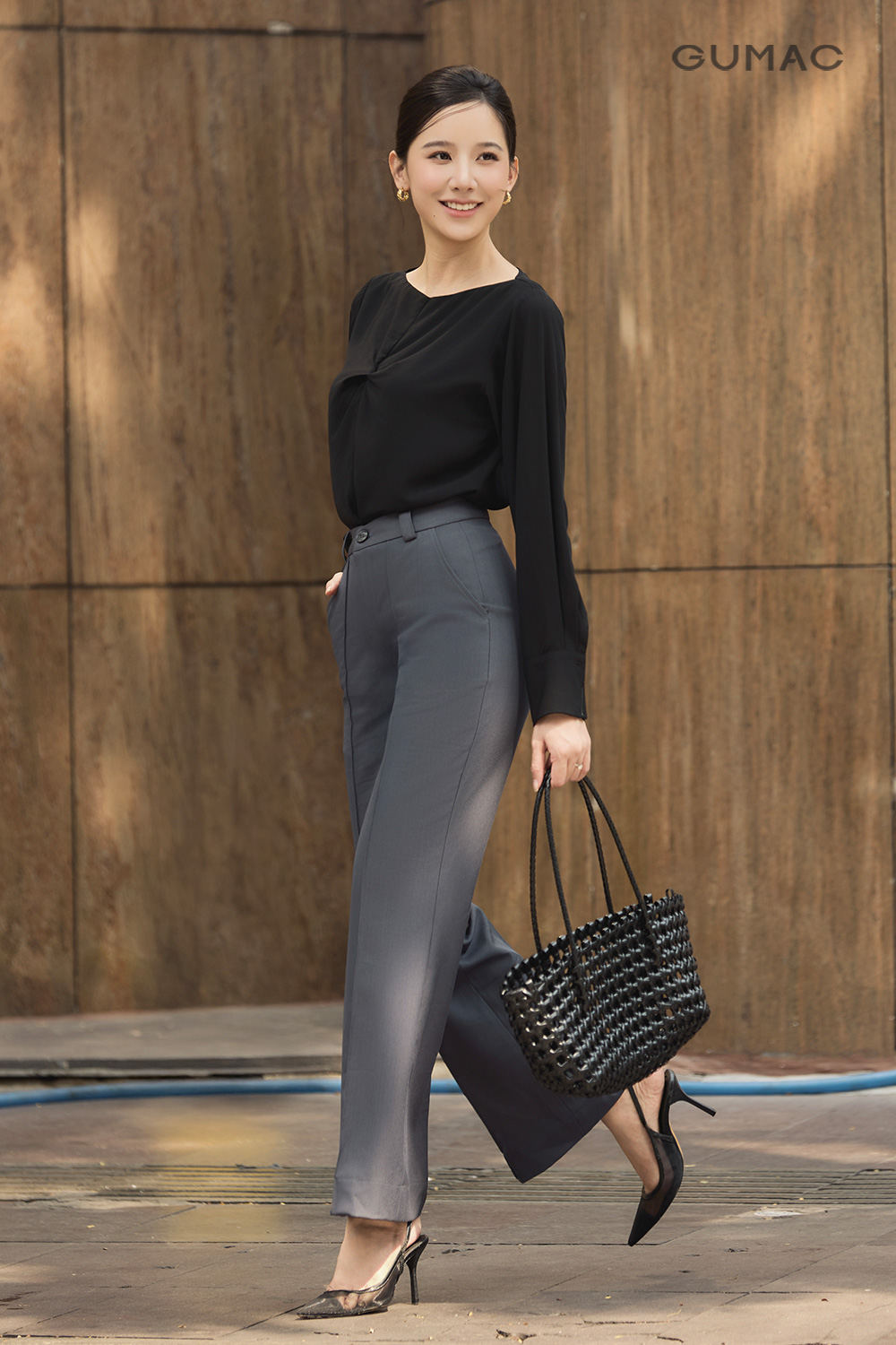 Quần ống loe chiết ly