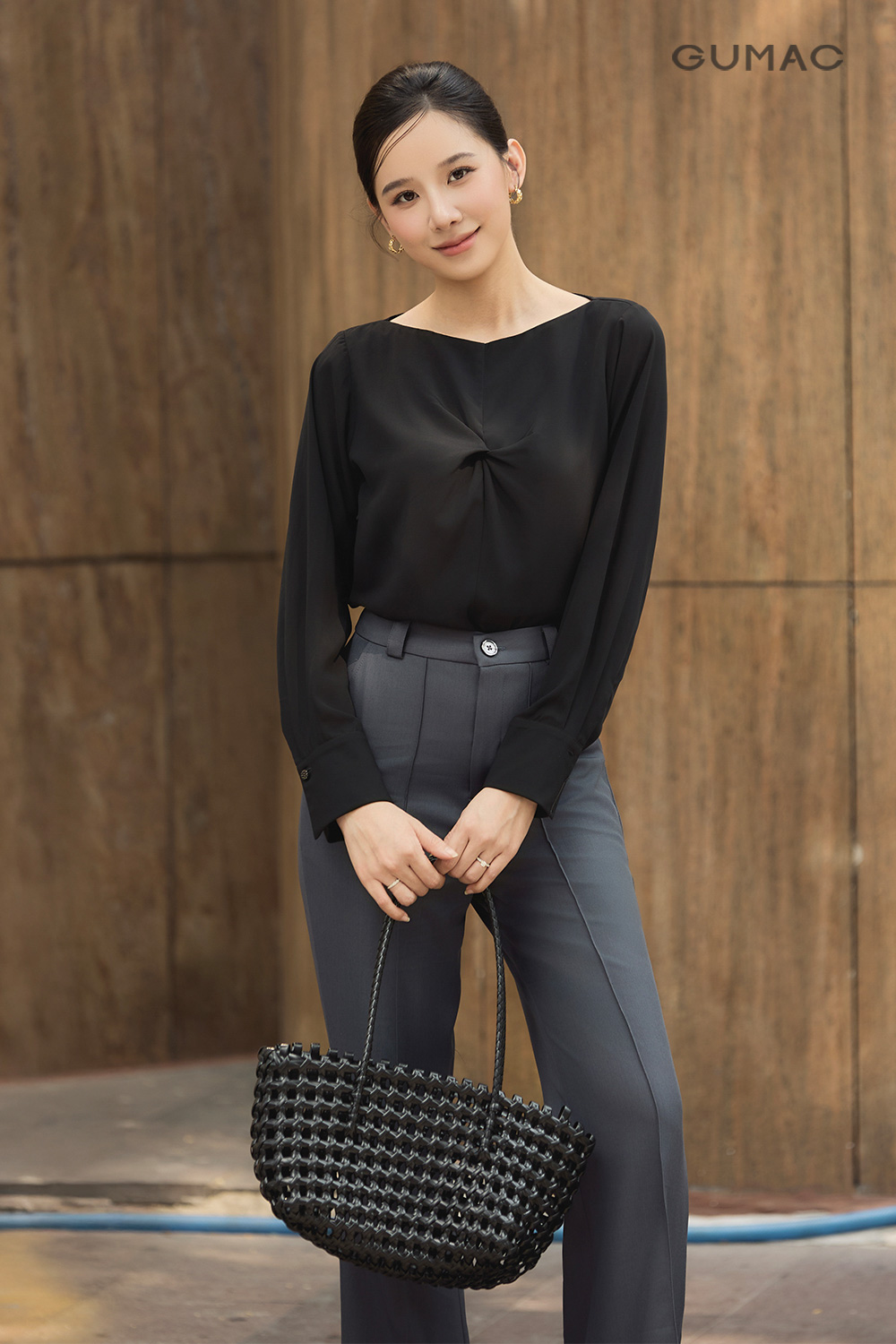 Quần ống loe chiết ly