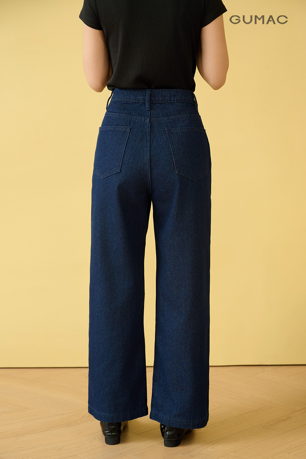 Quần jeans túi xéo