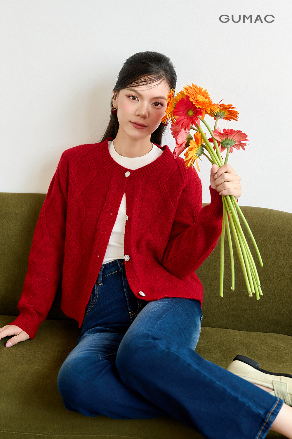 Quần jeans phối chỉ nổi