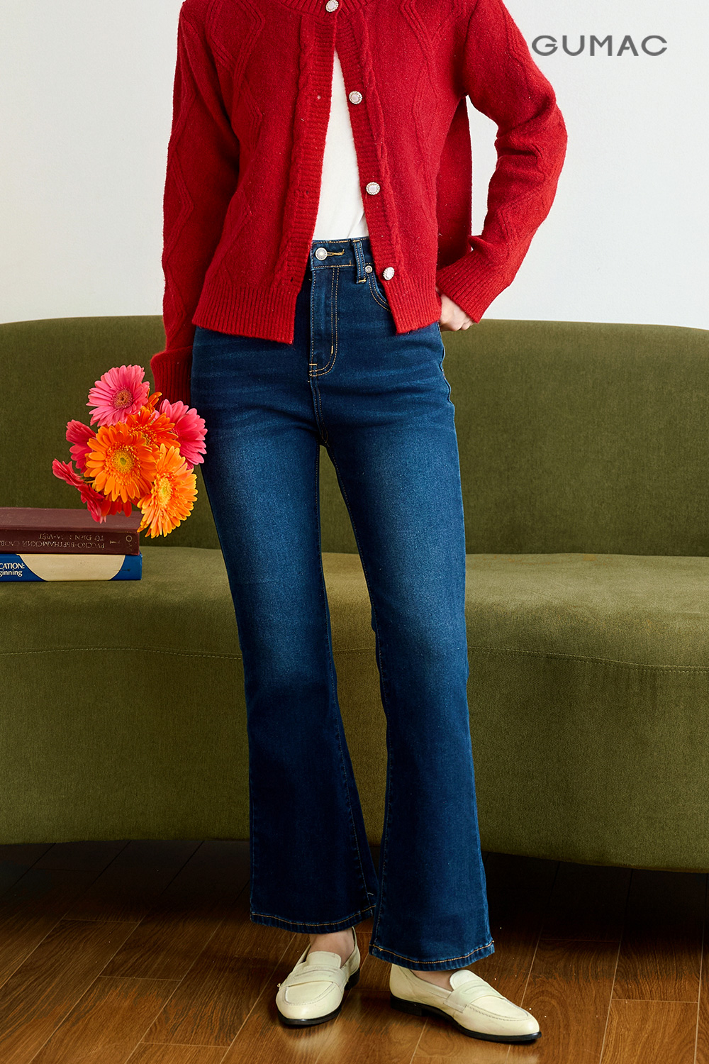 Quần jeans phối chỉ nổi