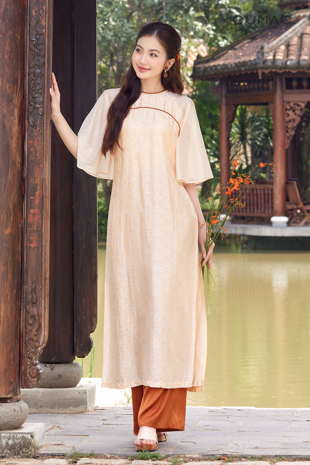kieu ao dai co tron dep