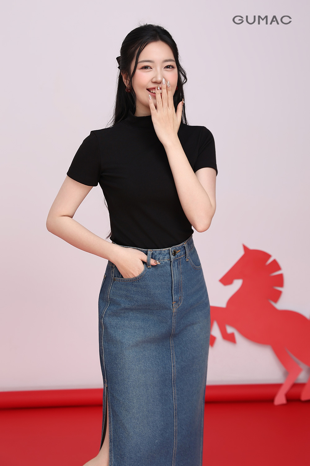 Chân váy bút chì xẻ