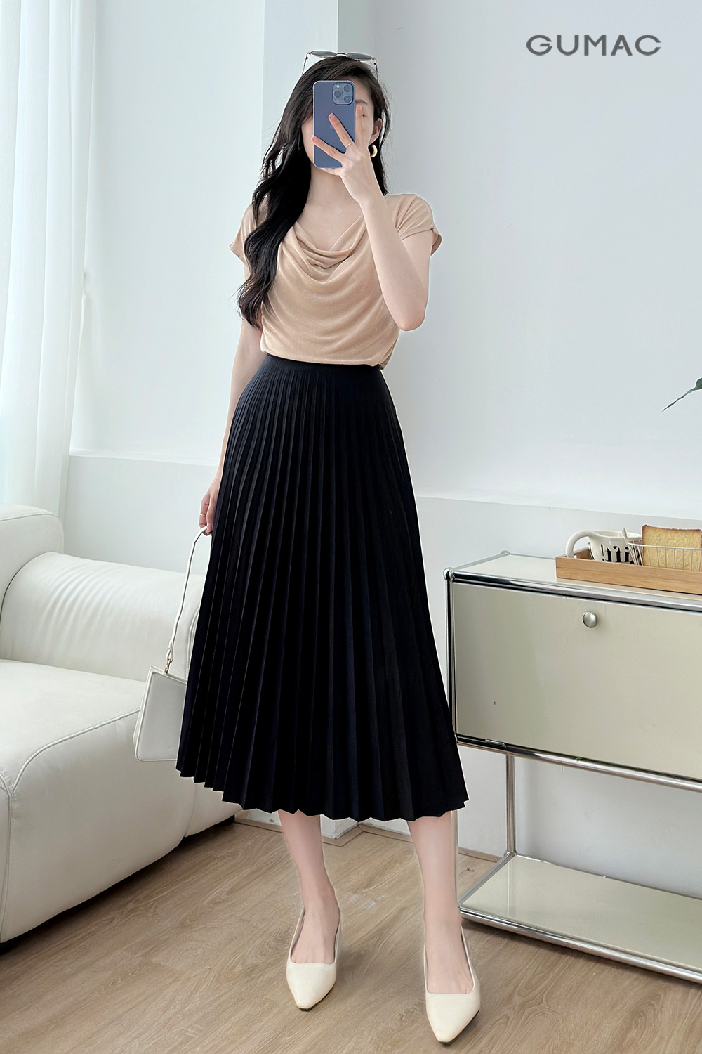 Áo nhung phối cùng chân váy xòe xinh đẹp