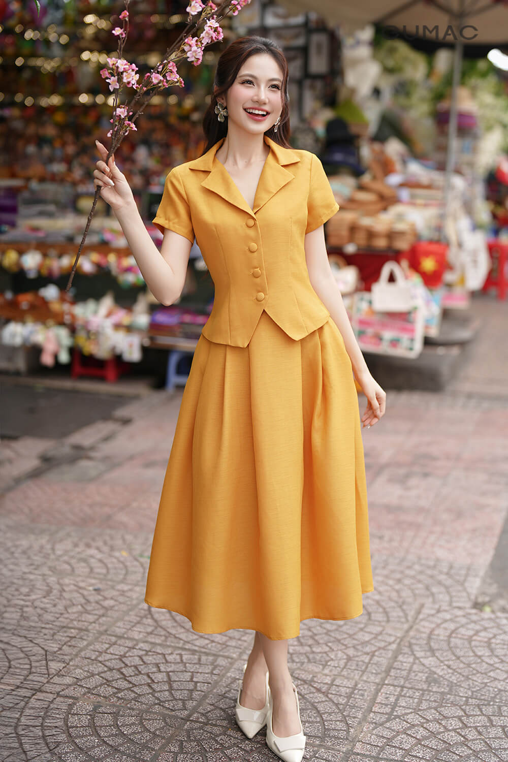 ao kieu co danton phoi voi vay A ly xoe