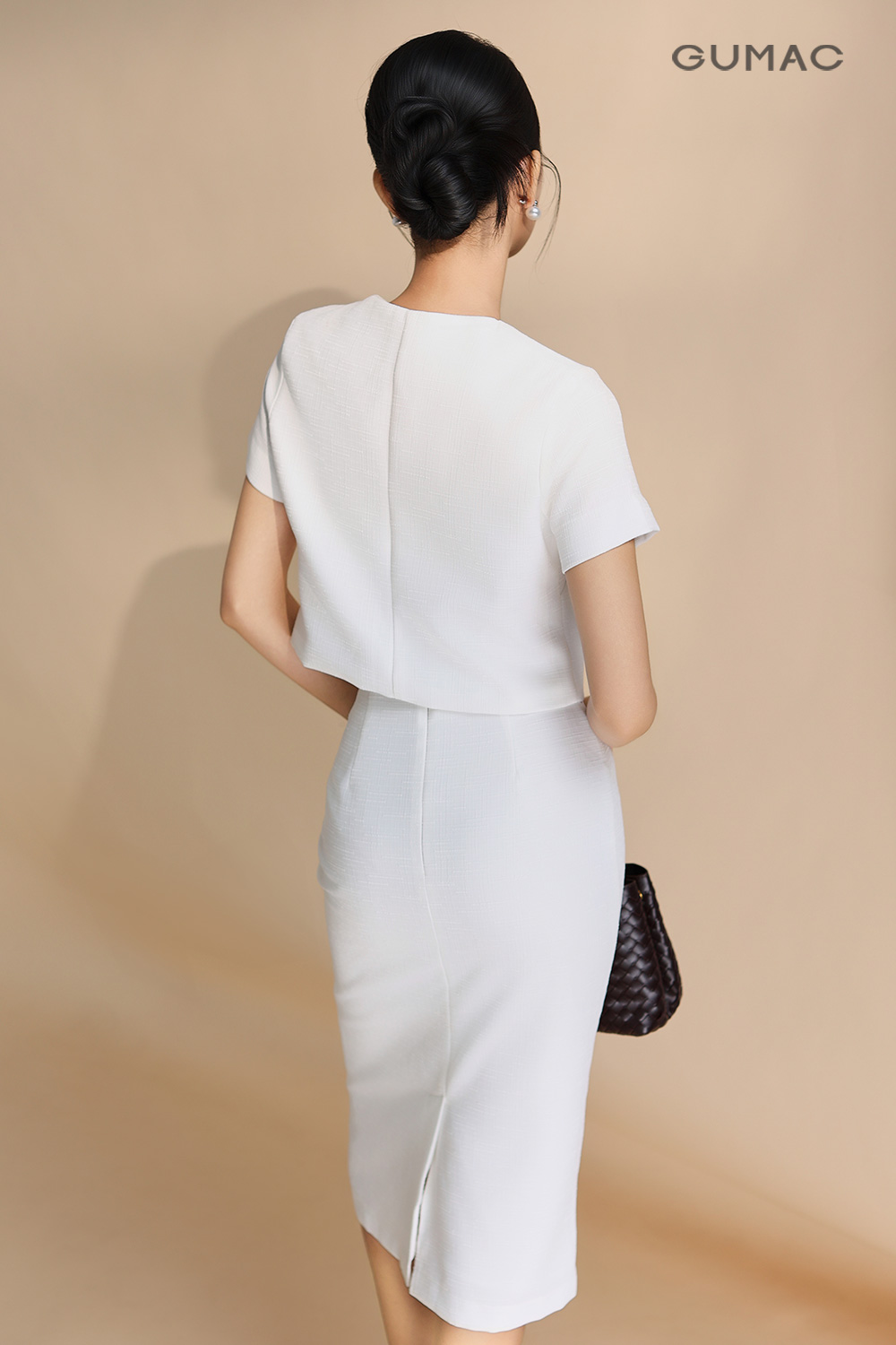 Chân váy suông túi đắp