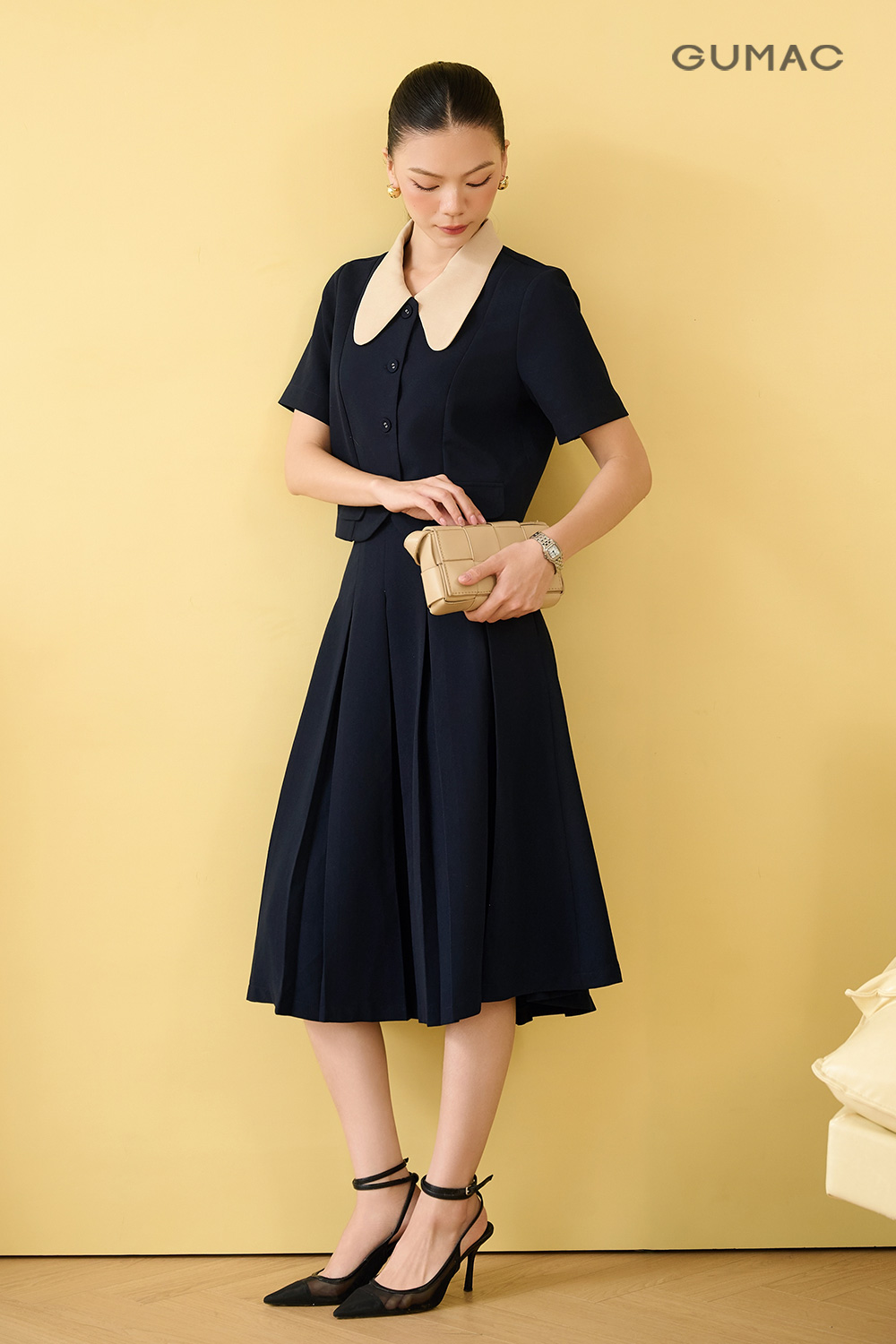 Chân váy xếp ly