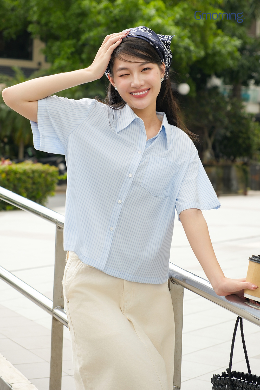 Áo sơ mi xẻ lai