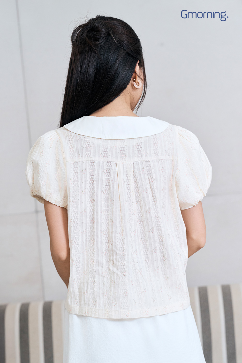 Áo sơ mi cổ hoa