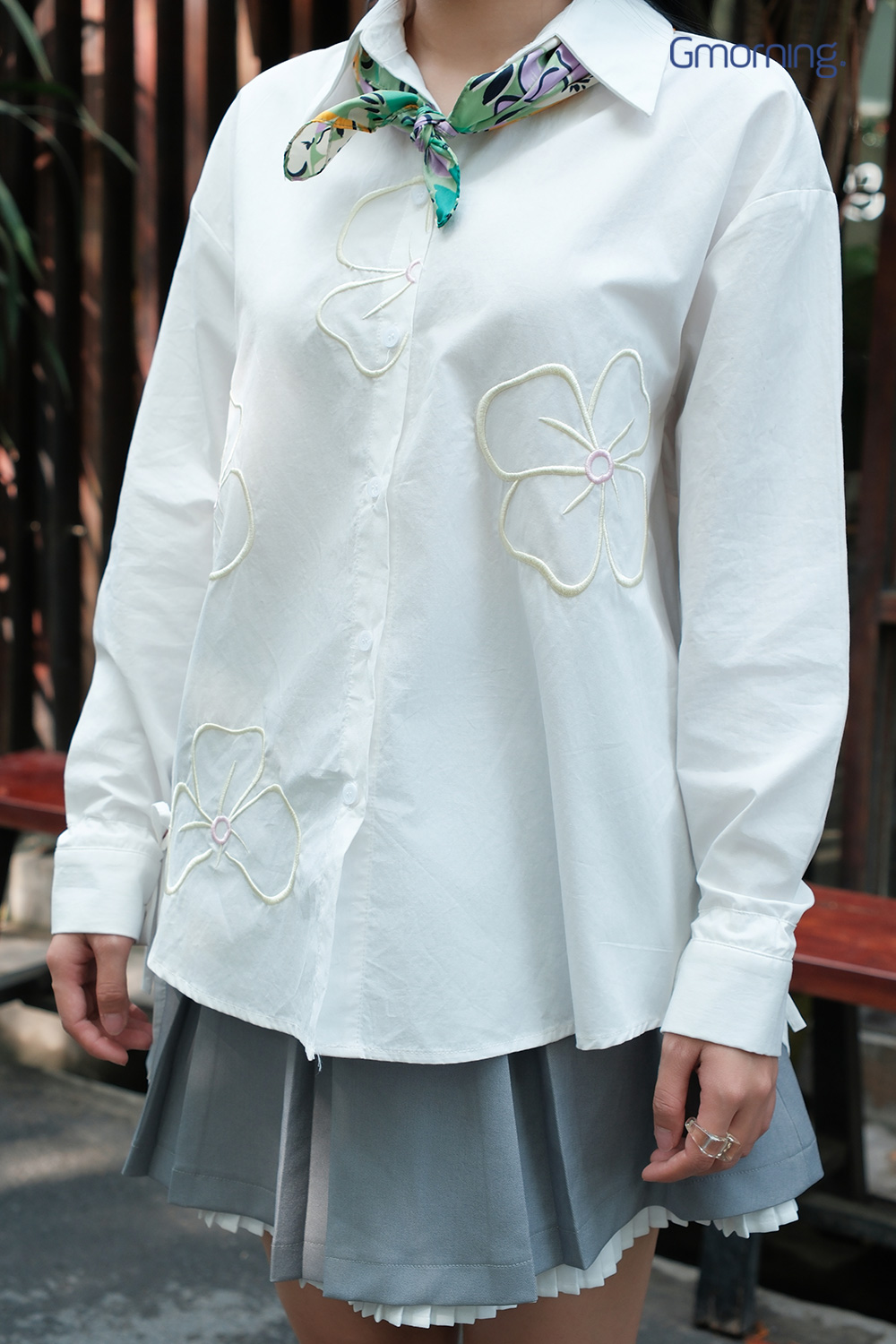 Áo sơ mi thêu hoa