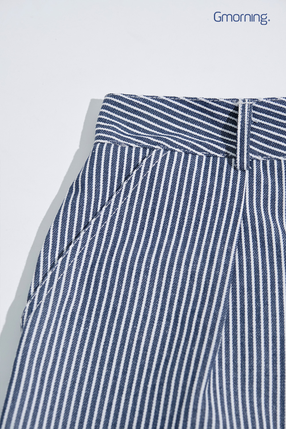 Quần short sọc denim
