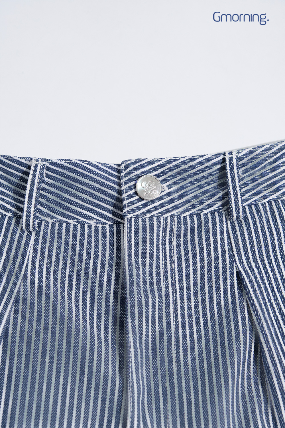 Quần short sọc denim
