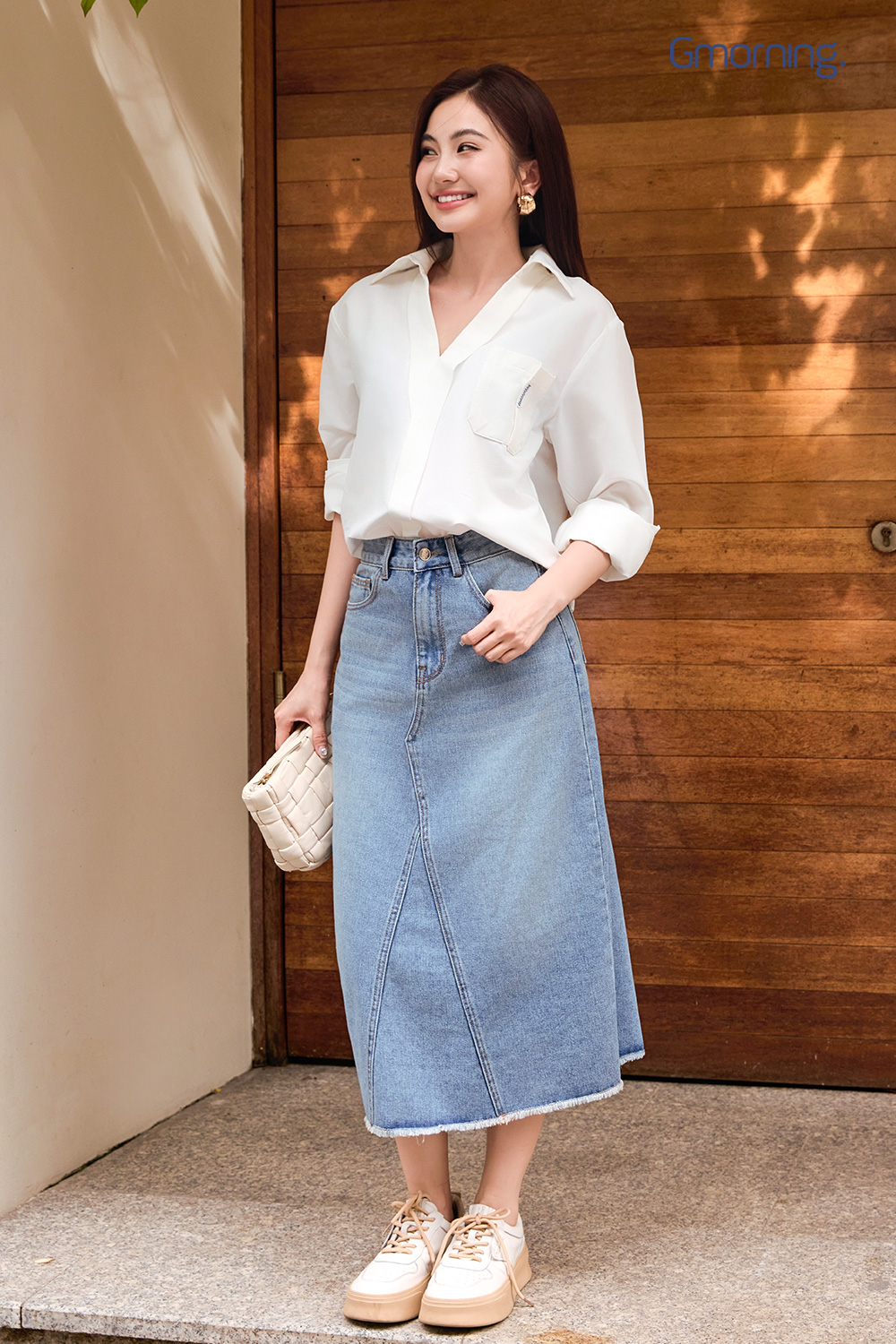 Chân váy jean xẻ sau