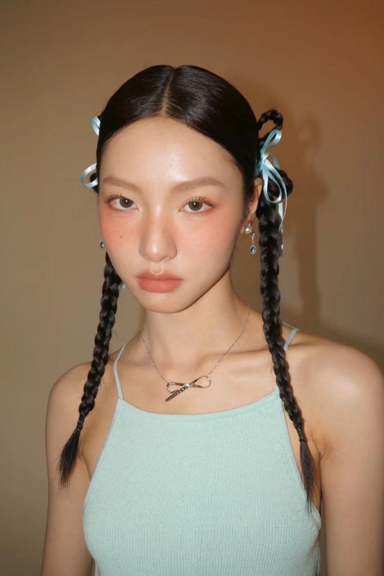 kieu toc that bim di du tiec