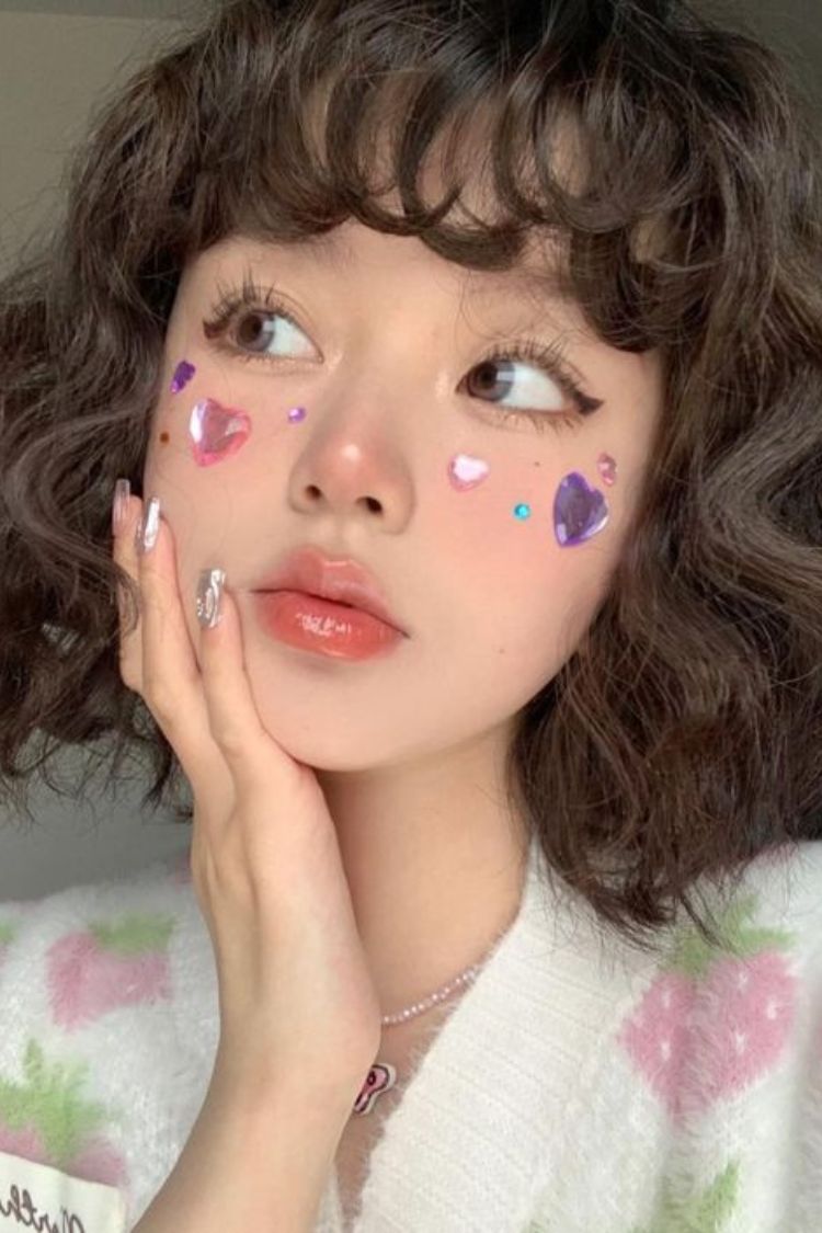 kiểu tóc xoăn cho người mặt to tròn