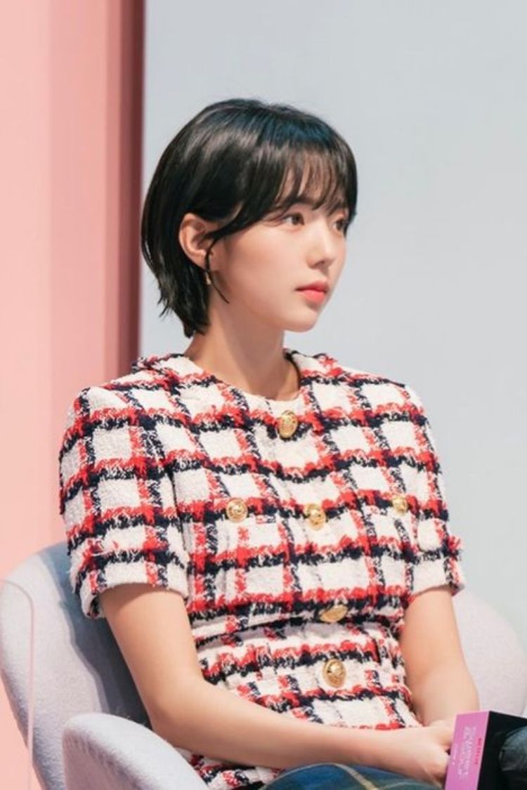 kiểu tóc ngắn nữ mặt tròn