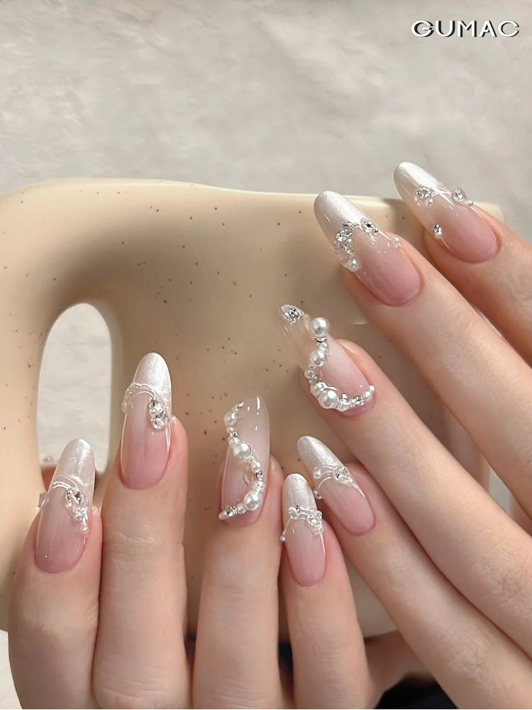 nail dau mong trang dinh da