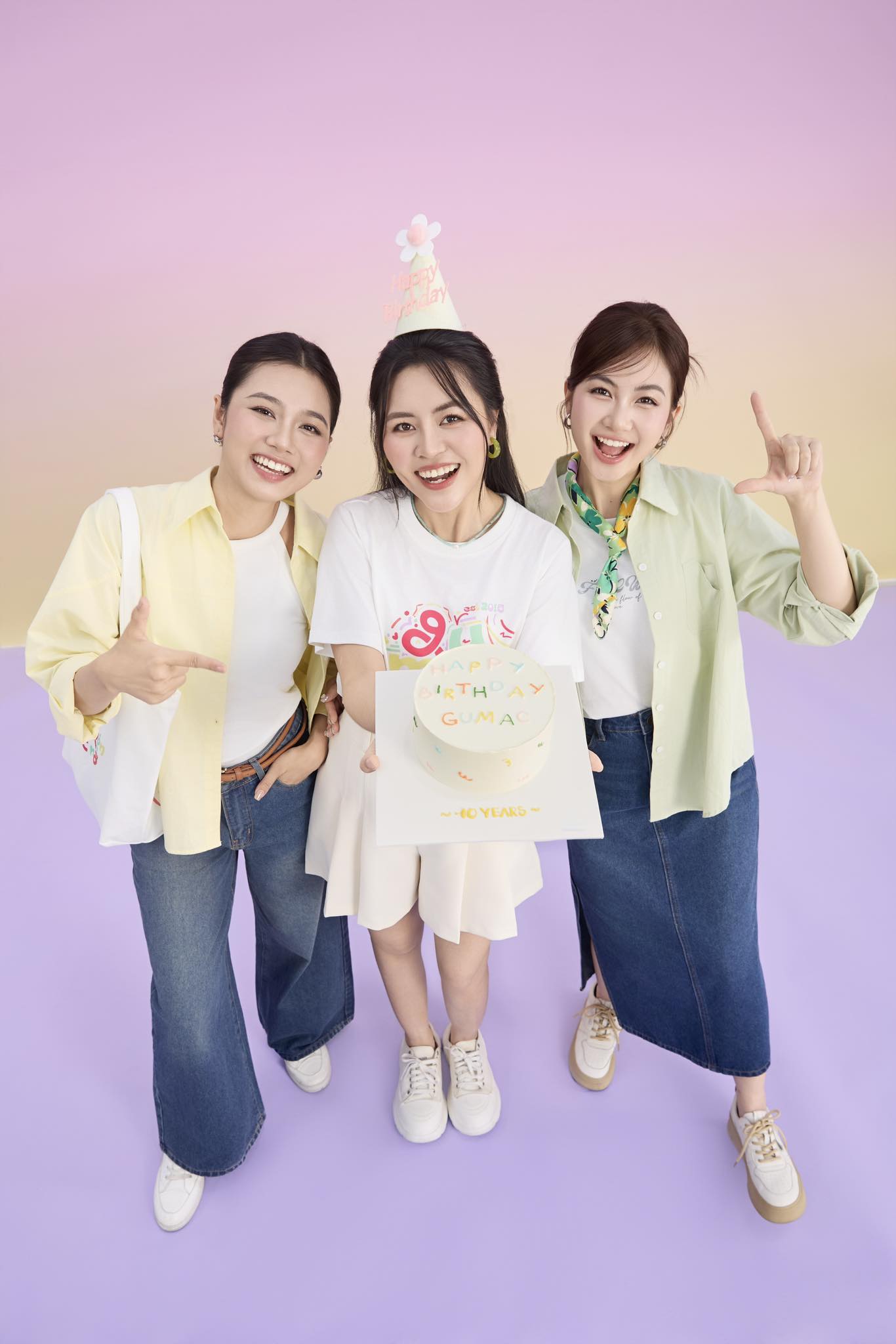 gumac mung sinh nhat 10 tuoi day ruc ro