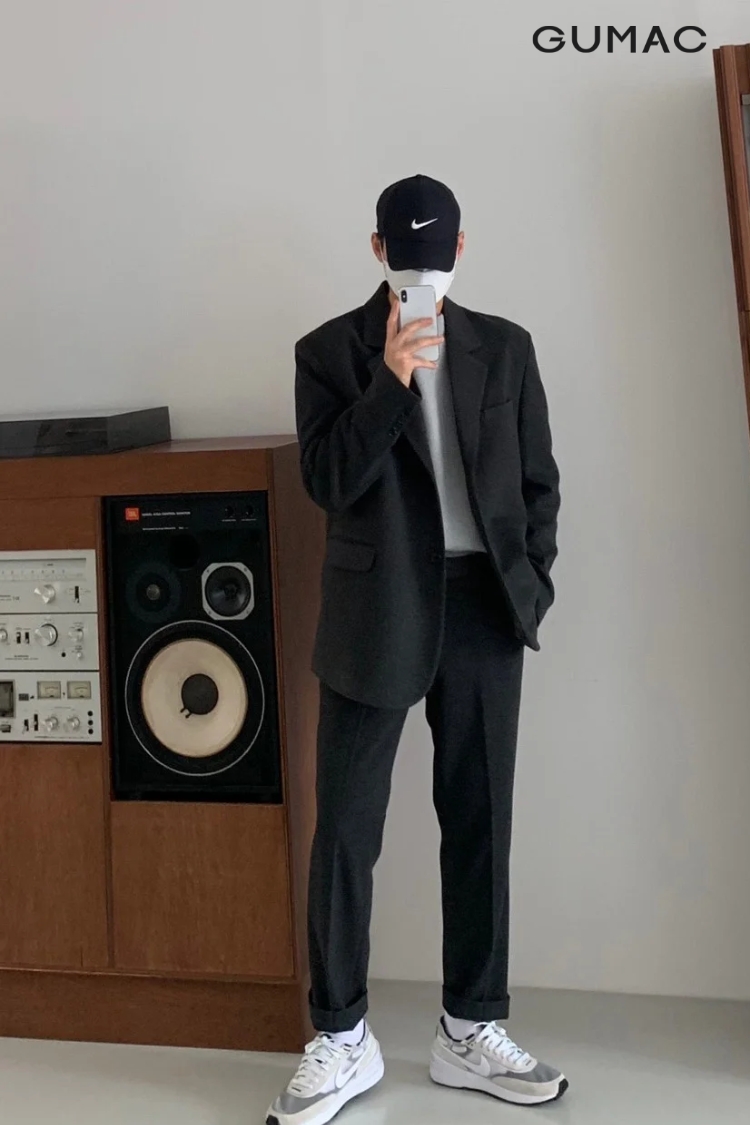 Mix đồ với áo blazer cùng quần ống suông