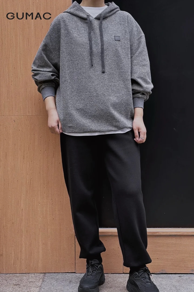 Áo hoody cùng quần jogger