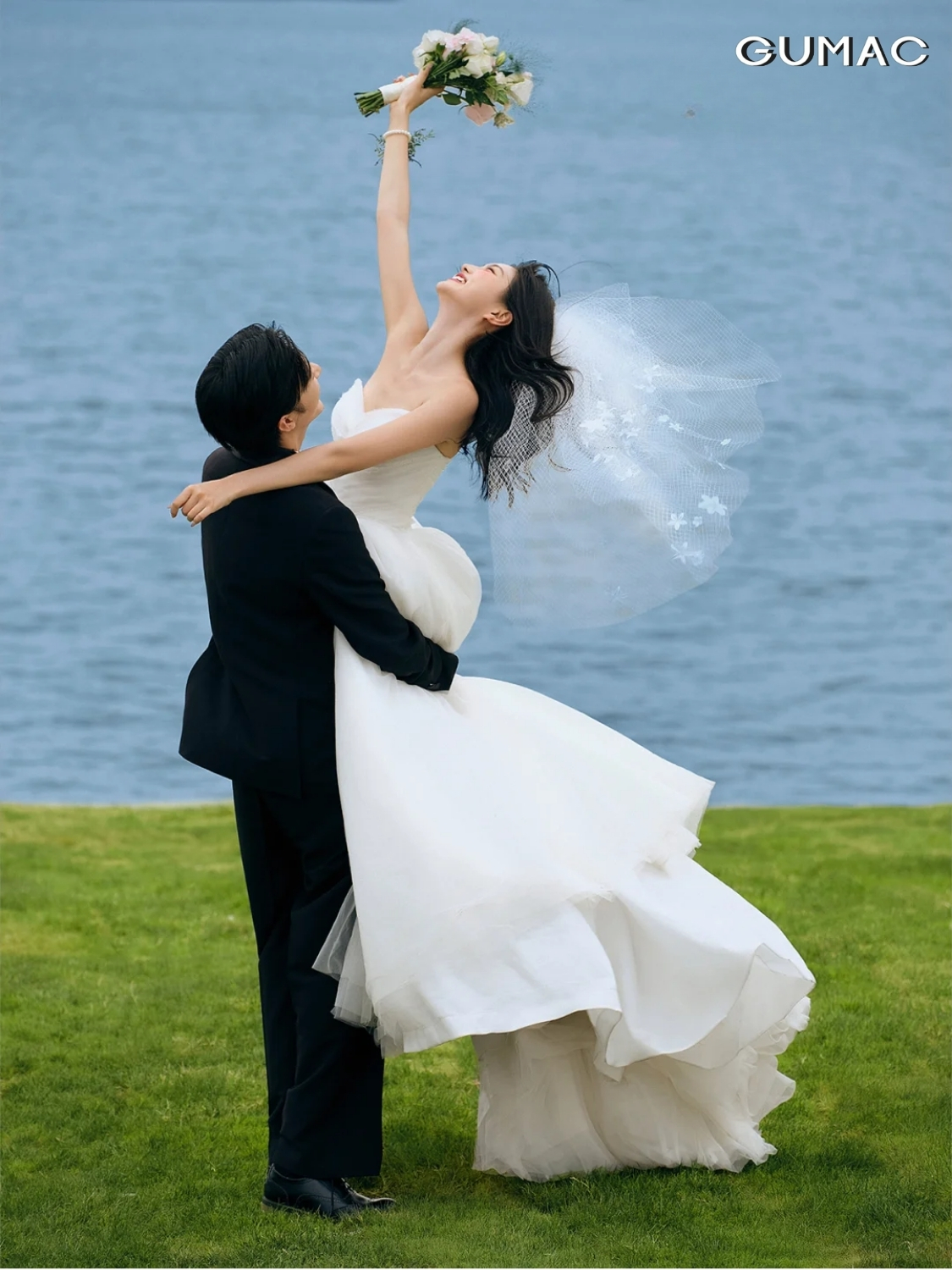 cac kieu tao dang chup anh cuoi dep