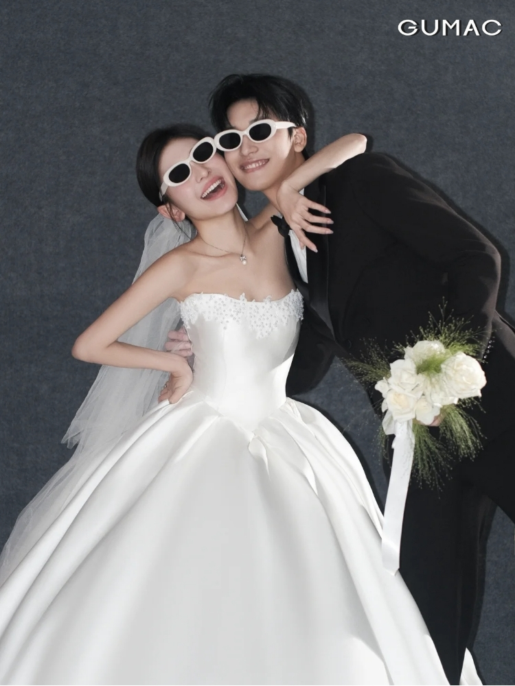 tao dang chup anh cung co dau